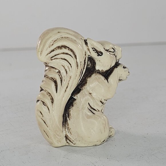 Vintage Italian Squirrel Figurine By Wony Ltd Resin - Picture 3 of 7